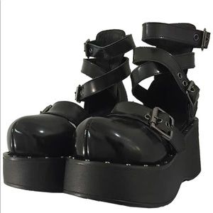 ▪️Punk Lace Up Platform